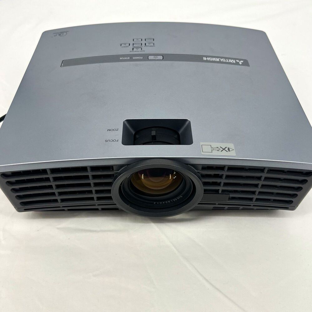 Mitsubishi XD490U DLP XGA 2800 ANSI 3000:1 VGA USB S-Video Keystone